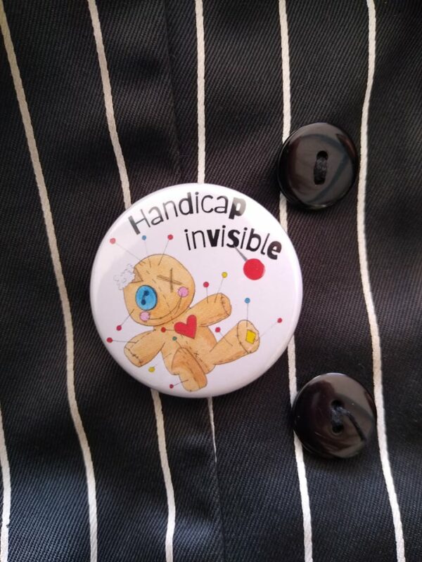 Badge - poupée vaudou